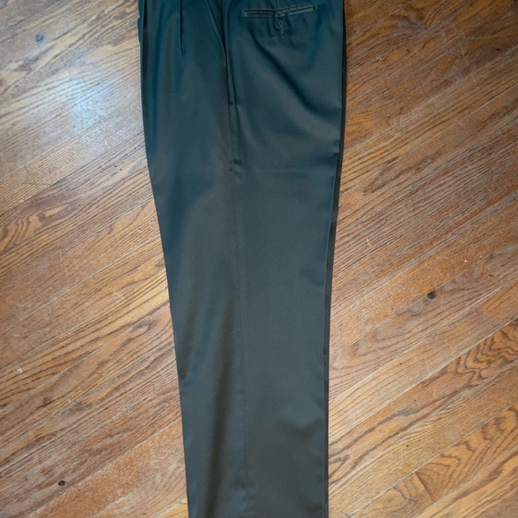 Lands’ End traditional fit polyester dress pants. Size 33 regular. - Picture 3 of 5